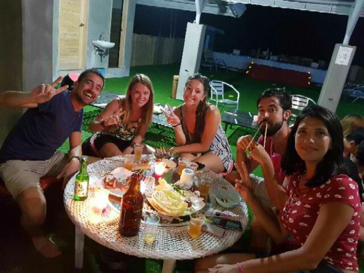W Hostel Boracay Boracay Island Екстер'єр фото
